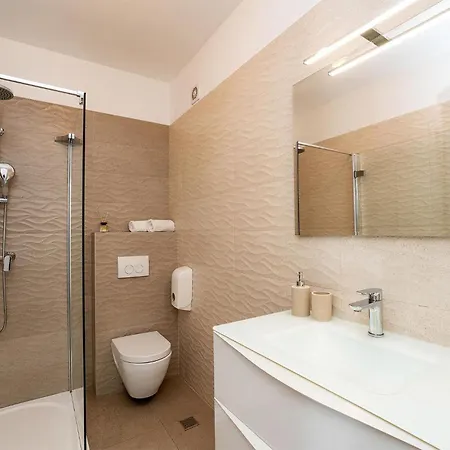 Awesome In With Wifi Apartman Bibinje